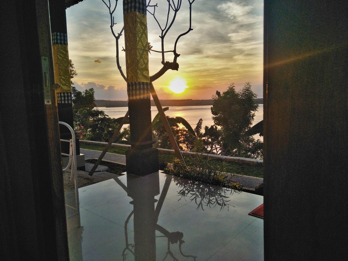 Prasi Sunset Bungalows Toyapakeh Ngoại thất bức ảnh